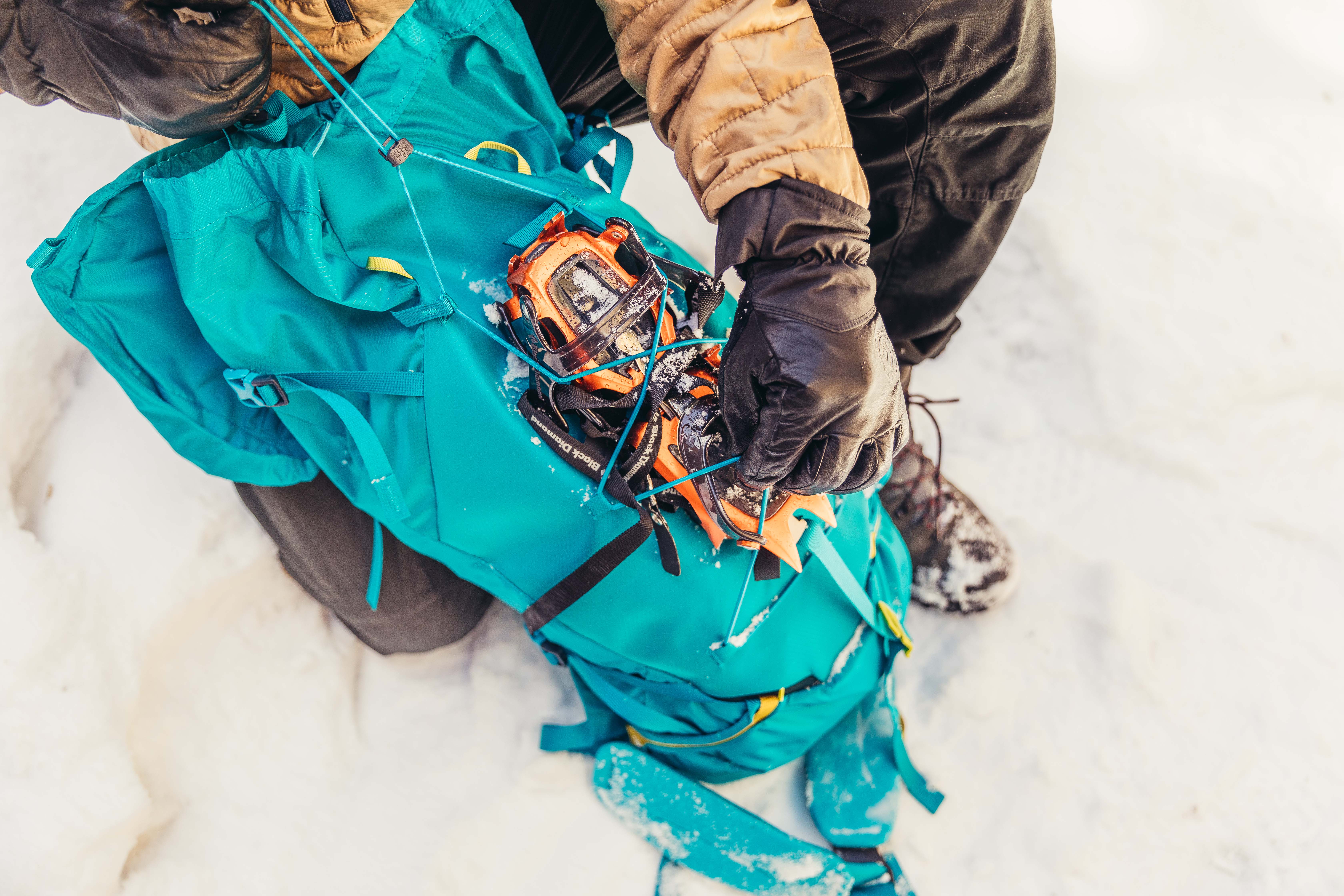 Alpinisto 38 LT, piton blue