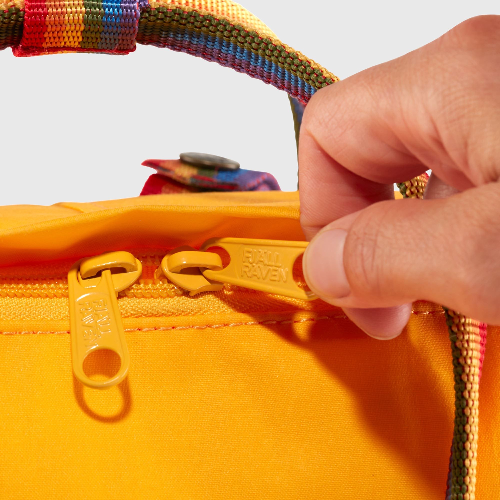 Kanken Rainbow, ox red/rainbow pattern