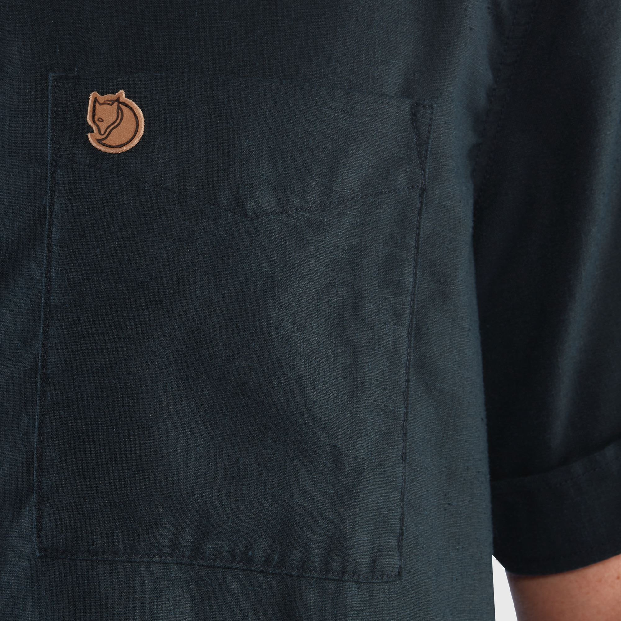Övik Travel Shirt S/S, dark navy/patina green