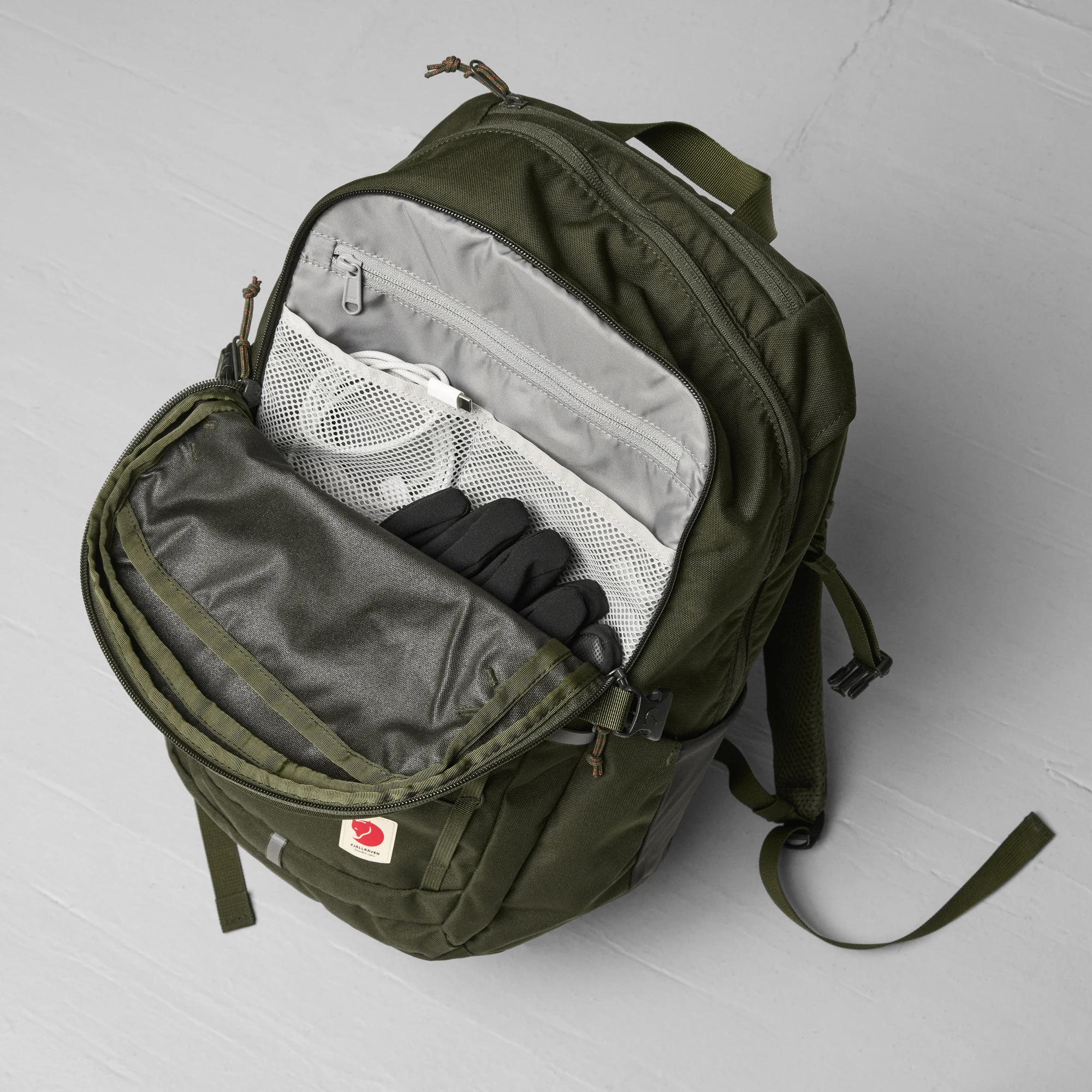 Skule 28, black