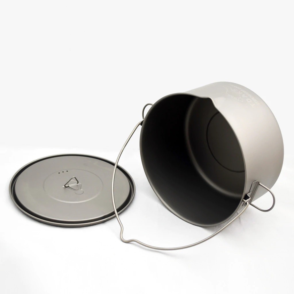 Titanium 2000 ml Pot with Bail Handle