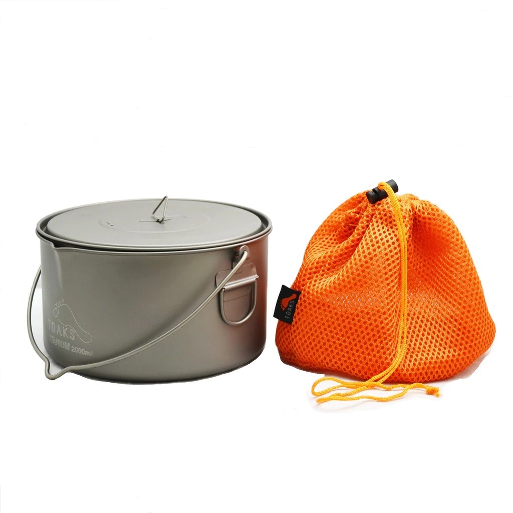 Titanium 2000 ml Pot with Bail Handle